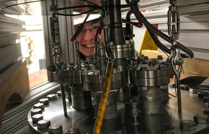 NeutrinoVoltaic