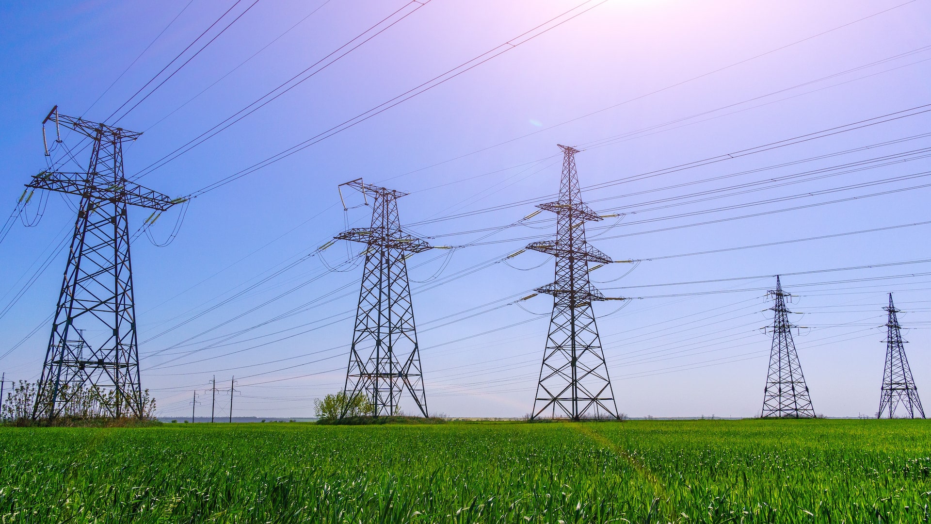 what-if-power-didnt-travel-rethinking-energy-in-a-decentralized-world