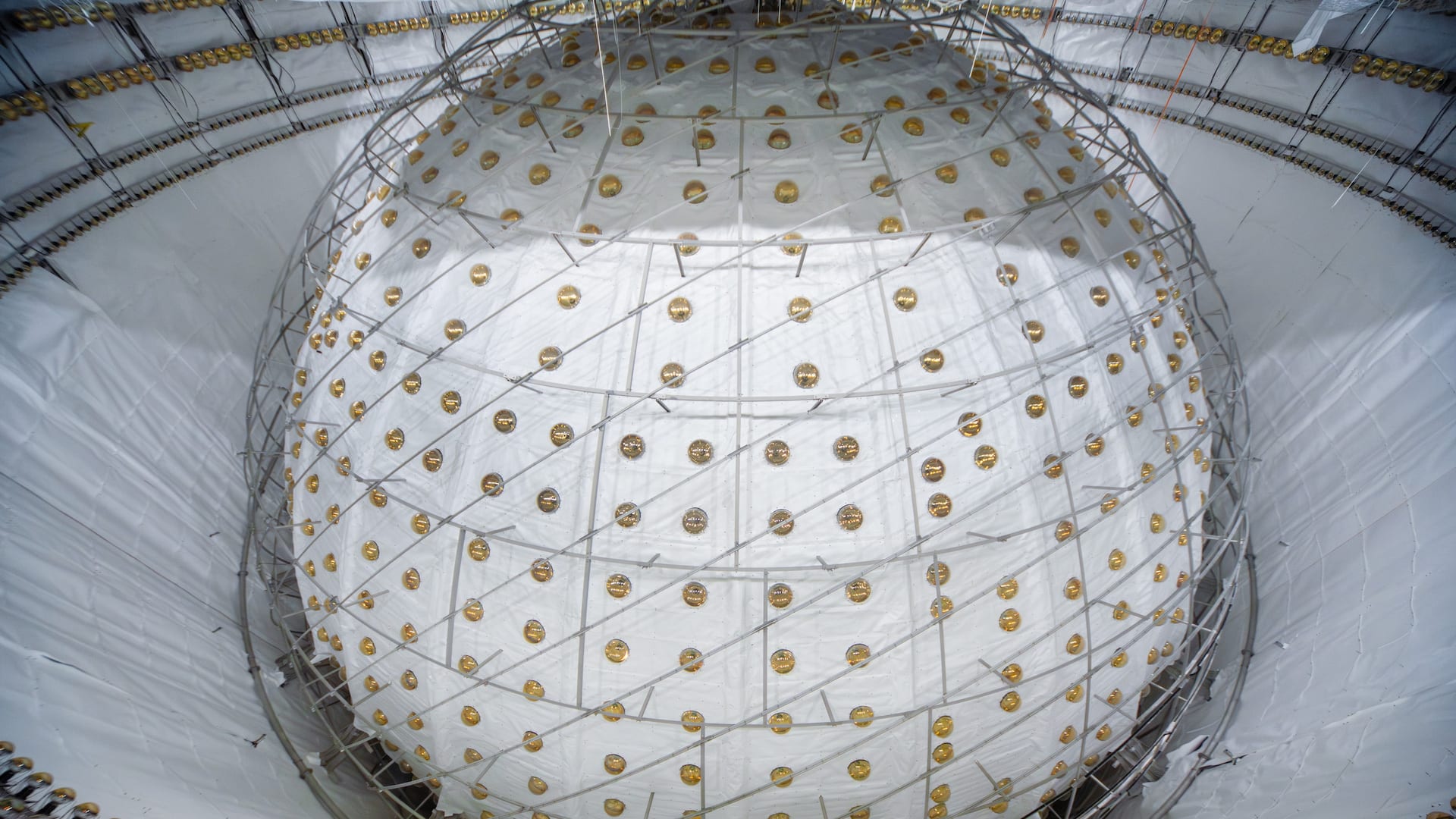 chinese-particle-detector-tests-portal-to-physics-beyond-the-standard-model-with-outstanding-results
