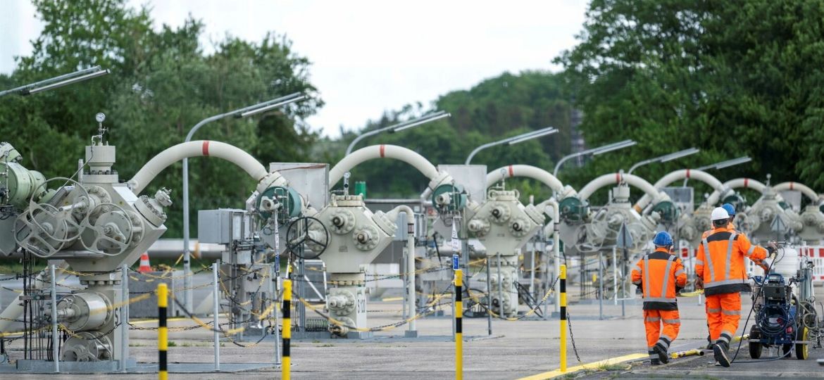 germany-prepares-for-challenging-gas-supplies-and-aims-93-billion-in-price-relief
